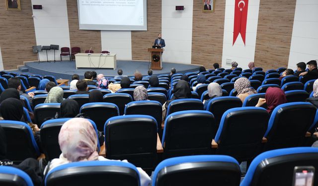 Dünya İnsan Hakları Günü’nde Anlamlı Konferans