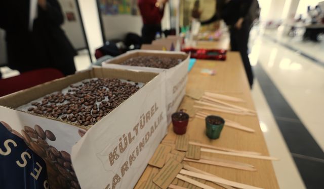 TOGÜ’de Söz Varlıkları ve Kültürlerarası Yolculuk Sergisi Açıldı