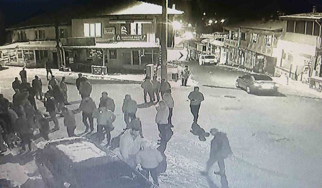 17 yaşındaki çocuk, husumetlisini silahla vurdu: 2 gözaltı