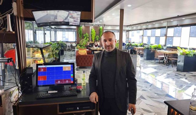 Artvin'de kafedeki hırsızlık anı kamerada