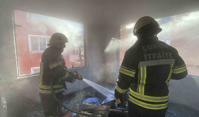 Çorum'da metruk binada korkutan yangın