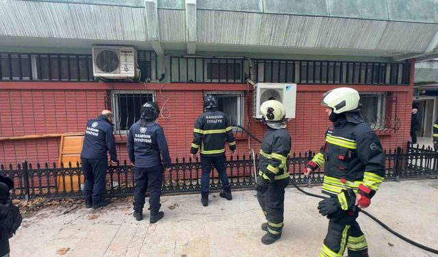 Cuma namazı öncesinde cami çarşısında yangın paniği