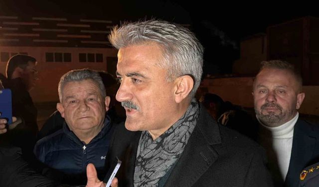 Düzce'de strafor fabrikasındaki yangını söndürme çalışmaları sürüyor