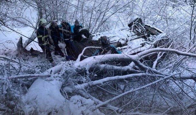 Giresun'da otomobil fındık bahçesine yuvarlandı: 6 Yaralı