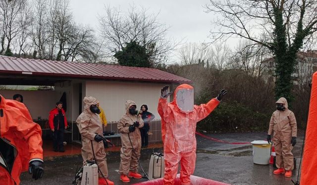 KBRN eğitimi sonrası arama kurtarma ekiplerinden saha tatbikatı