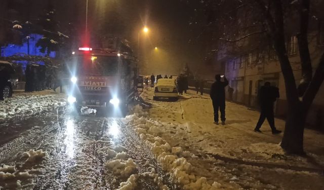 Konya'da bir binada çıkan yangında 6 kişi dumandan etkilendi