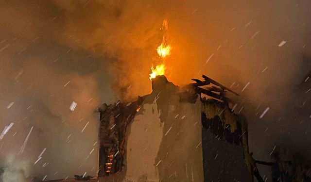 Polisin dikkati ahır ve evi yanmaktan kurtardı