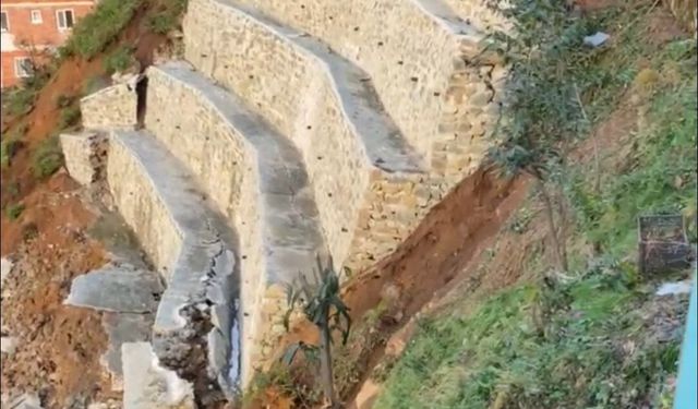 Rize'de istinat duvarı çöktü: 2 ev tedbir amaçlı boşaltıldı