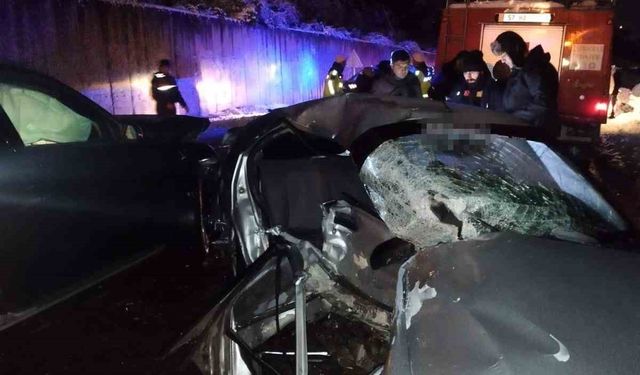 Sinop'ta iki otomobil kafa kafaya çarpıştı: 2 ölü, 3 yaralı