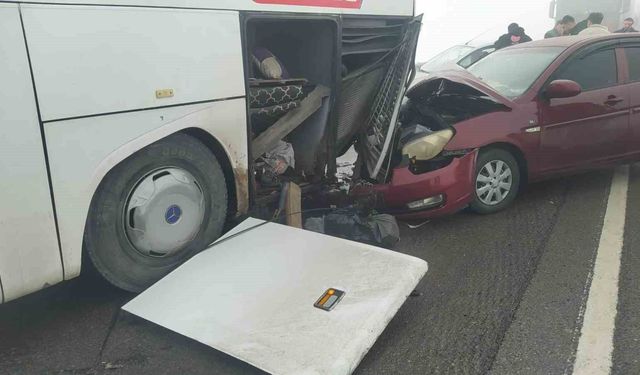 Sivas'ta yolcu otobüsü zincirleme trafik kazasına karıştı