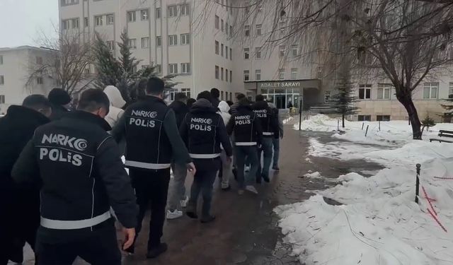 Sivas'ta zehir tacirlerine operasyon: 7 kişi tutuklandı
