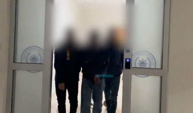 Telefonlara yükledikleri zararlı yazılımlarla vatandaşların hesaplarını boşaltanlar yakalandı