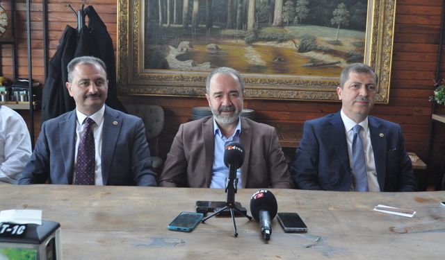 AK Parti’den Gazeteciler Günü’nde Basına Kahvaltı