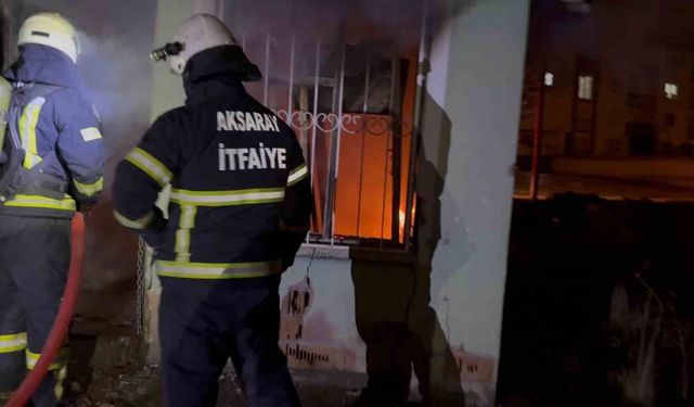 Aksaray'da müstakil ev alev alev yandı