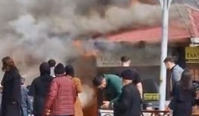 Artvin'de taksi durağında çıkan yangın paniğe neden oldu