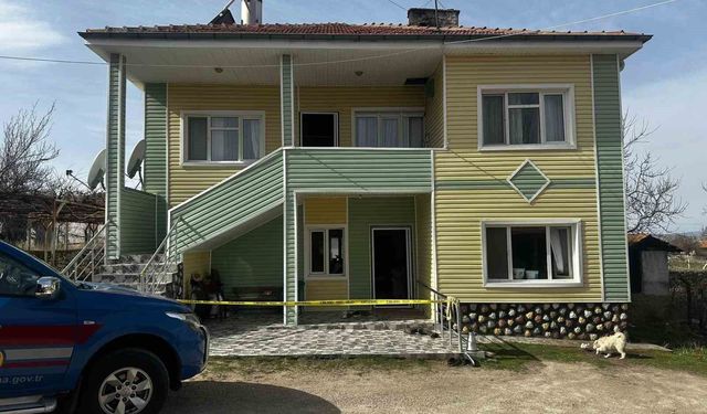 Babasını bıçaklayarak öldüren şüpheli tutuklandı