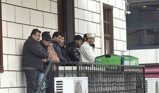 Emekli polisin öldürdüğü karısı son yolculuğuna uğurlandı