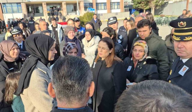 Emekliliğine 4 gün kala kazada ölen polis, son kez iş yerine getirildi