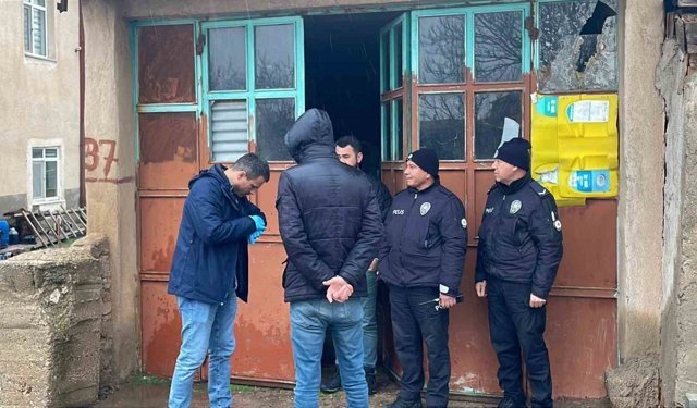 Karaman'da evinin deposunda silahla vurulmuş halde bulunan şahıs kurtarılamadı