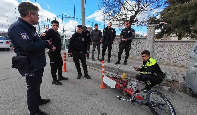 Karaman'da motosikletin çarptığı polis memuru yaralandı