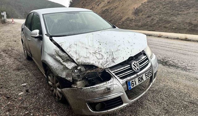 Kayak merkezine gitmek için yola çıkan aile kaza yaptı: 3 yaralı