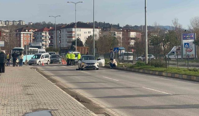 Otomobilin çarptığı kadın ağır yaralandı