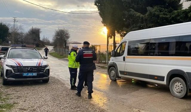 Sinop'ta jandarmadan okul çevrelerinde huzur ve güven uygulaması