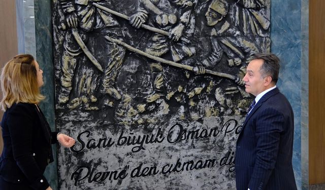 Rektör, Gazi Osman Paşa Rölyefini İnceledi