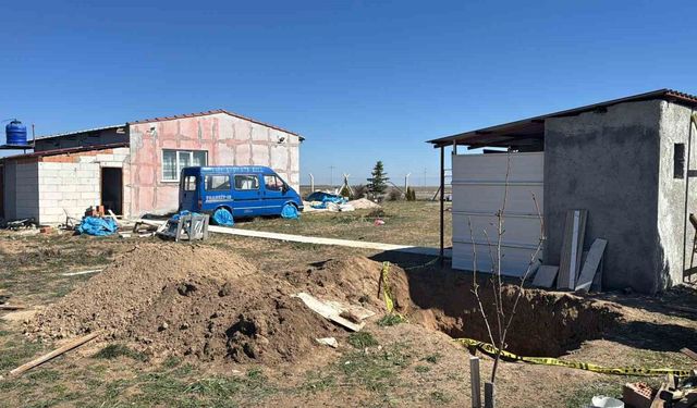 Babasının bahçesinde cansız bedeni bulunan kızın kesin ölüm sebebi araştırılıyor