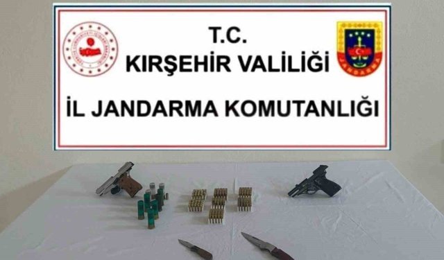 Jandarmadan ruhsatsız silah operasyonu