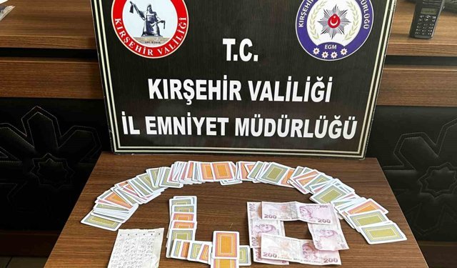 Kıraathanede kumar oynayan 4 kişiye para cezası