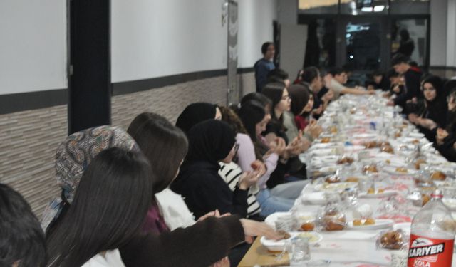 Topçam Anadolu Lisesi'nde Geleneksel İftar Coşkusu