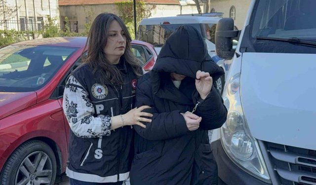Evde uyuşturucuyla yakalanan kadın gözaltına alındı