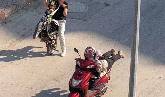 Karabük'te tehlikeli adrenalin: Gençlerin bazıları trafikte tehlikeli akrobasi yaptı, diğeri şelale sularında mahsur kaldı