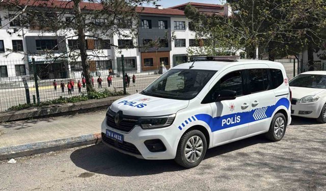 Karabük'teki okullarda polislerin güvenlik seferberliği başladı