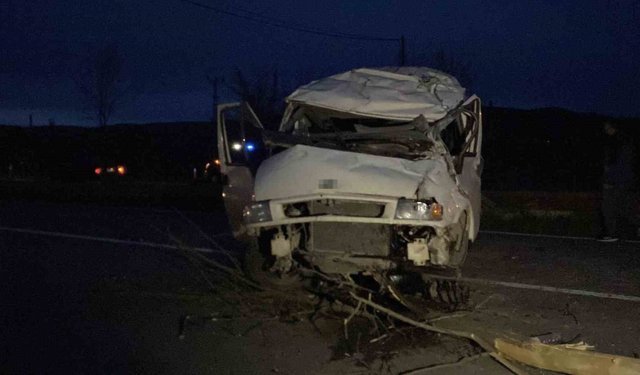 Kastamonu'da minibüs ile hafif ticari araç çarpıştı: 7 yaralı