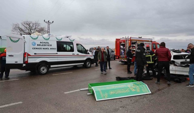 Kazada eşi ve 2 çocuğunu kaybeden anne de yaşam mücadelesini kaybetti