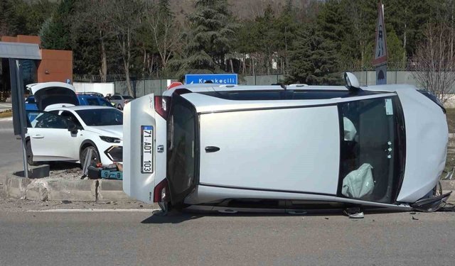 Kırıkkale'de iki otomobil çarpıştı: 1 yaralı