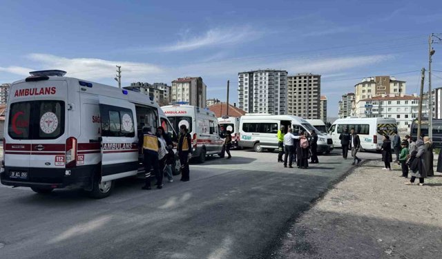 Öğrenci ile rehabilitasyon servisi çarpıştı: 5 yaralı