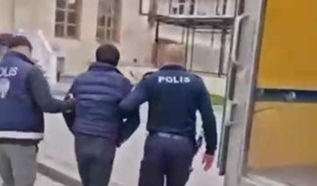 Sivas'ta kamyonette gizlenen 5 kaçak göçmen yakalandı