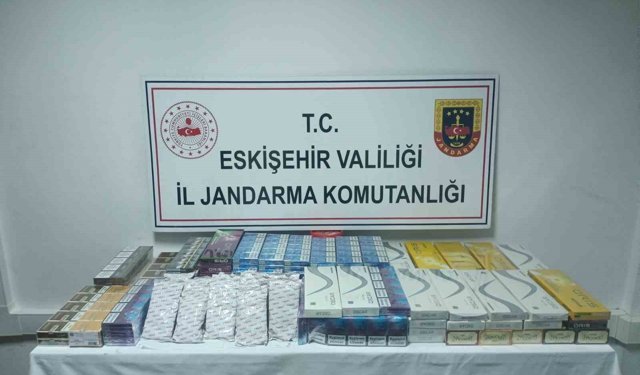 Şüpheli şahsın araçında gümrük kaçağı sigara ve nargile tütünü ele geçirildi