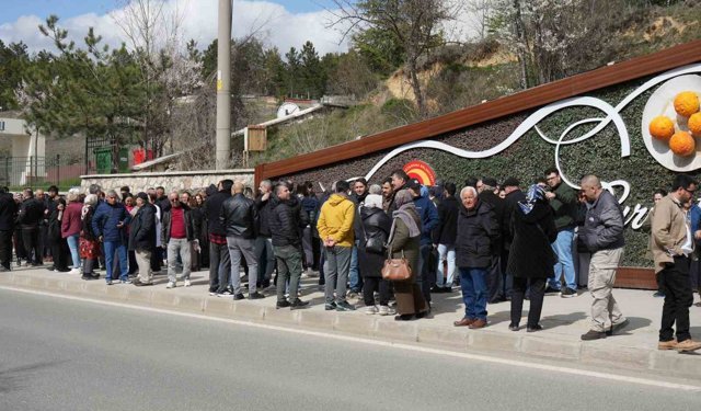 Trafik kazasında ölen 16 yaşındaki Yağmur'un acılı ailesinden bilirkişi raporuna tepki
