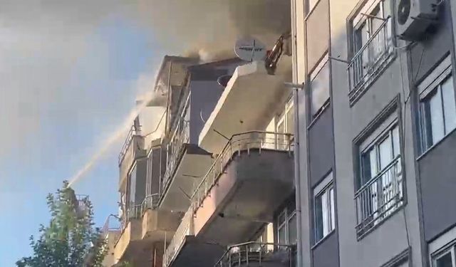Amasra'da çatı yangını: Evlerindeki çifti vatandaşlar kurtardı