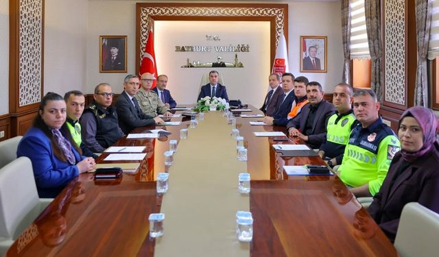 Bayburt'un ulaşım sorunları ve trafik tedbirleri toplantıda görüşüldü