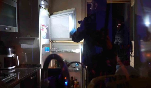 Ceset kokusu sanıldı, gerçek polisin eve girmesiyle ortaya çıktı