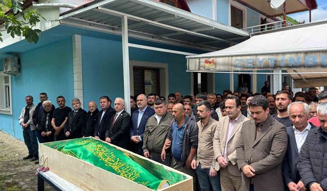 Derede sel sularına kapılarak hayatını kaybeden yeğen toprağa verildi, amca aranıyor