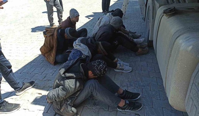 Erbaa'da konteyner yüklü tırda 7 kaçak göçmen yakalandı