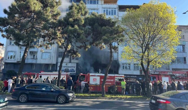 Fatsa'da oto aksesuar dükkanında yangın: Patlama paniğe neden oldu