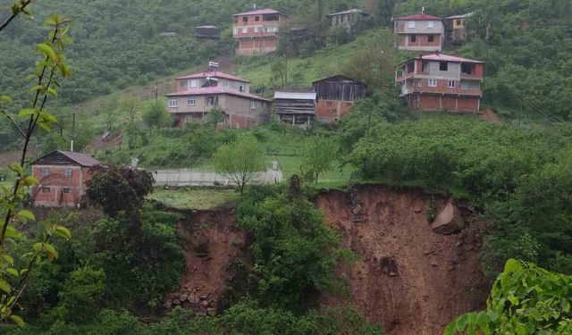 Heyelan tehlikesi altındaki evler boşaltıldı