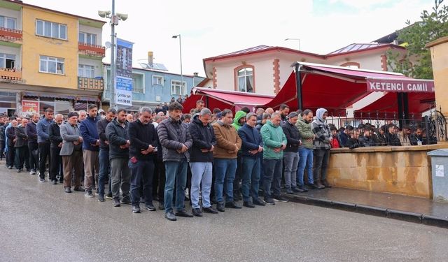 Motosiklet kazasında hayatını kaybeden genç son yolculuğuna uğurlandı